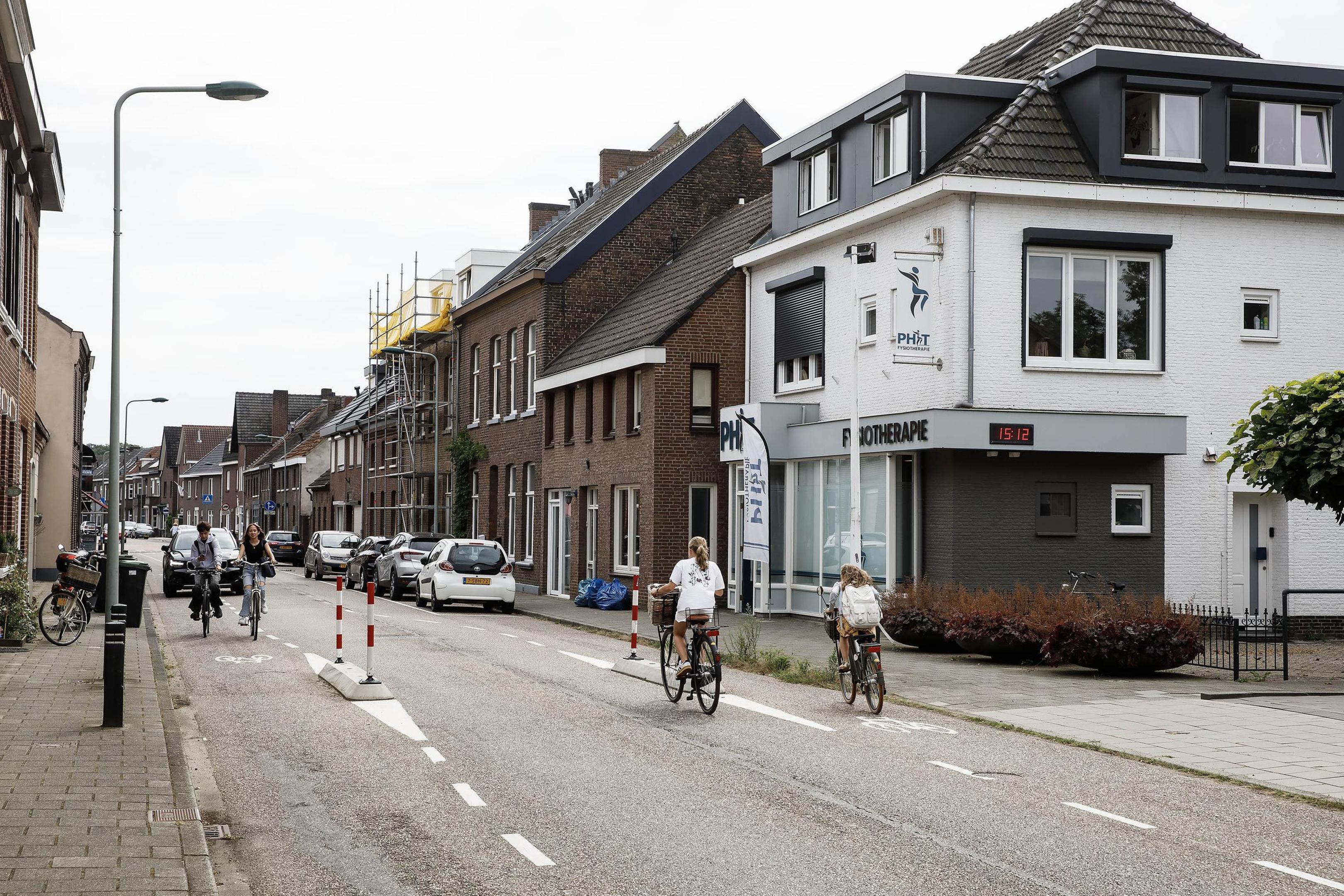 Heinsbergerweg In Roermond Maand Afgesloten Voor Verkeer Vlak Voor